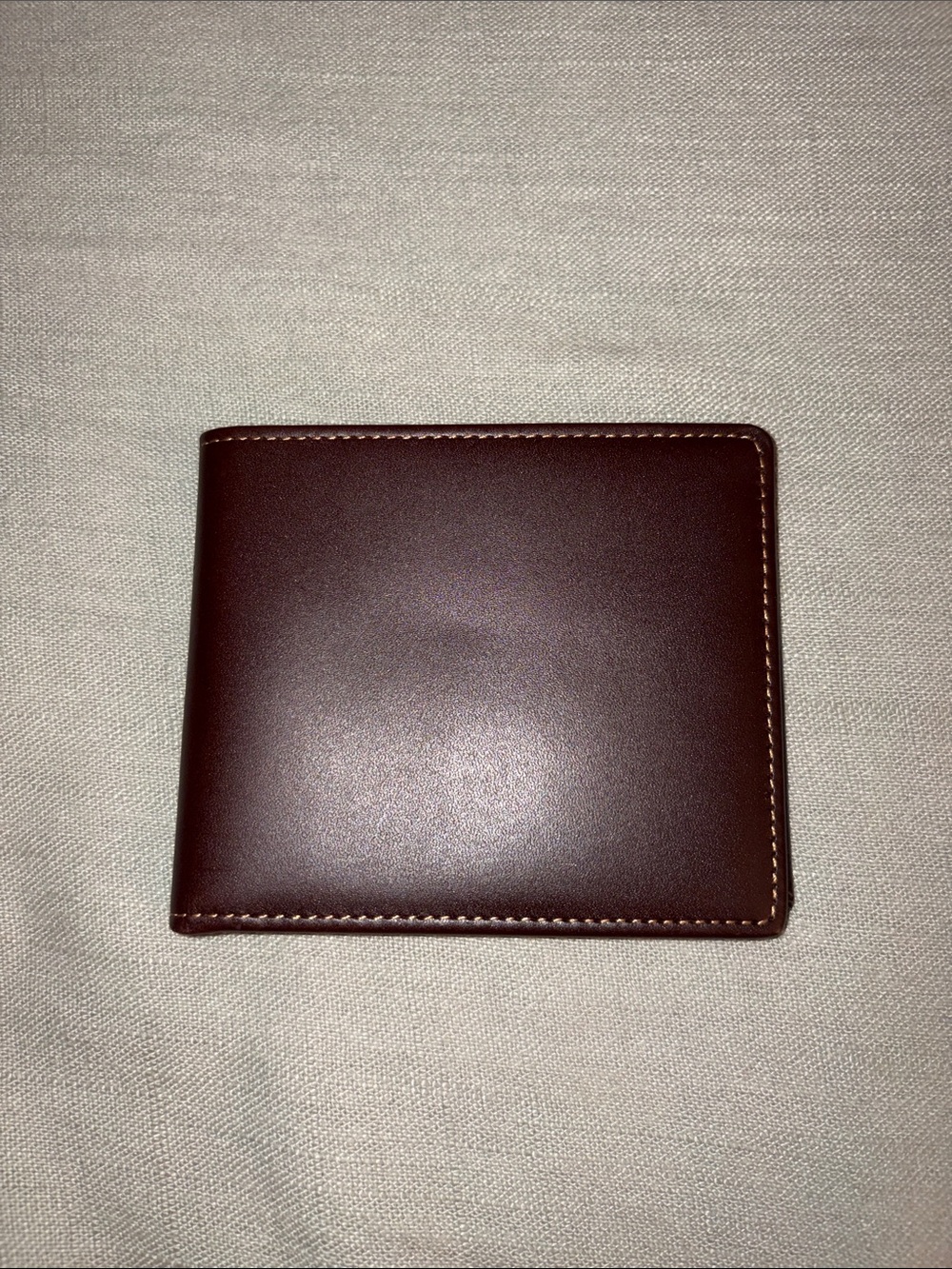 Men's Brown Leather Bi-Fold Wallet - Classic Minimalist